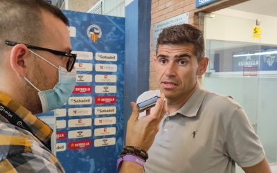 Hidalgo atenent a Ràdio Sabadell en el post partit | Sergi Garcés